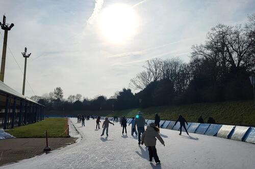 Start in das 2. Halbjahr - Eislaufen in Grefrath